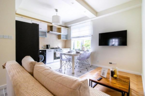 Renovated 3 room apt. near Polin/OldTown